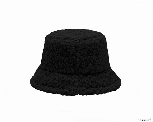 chapeau bob noir en laine bouclé